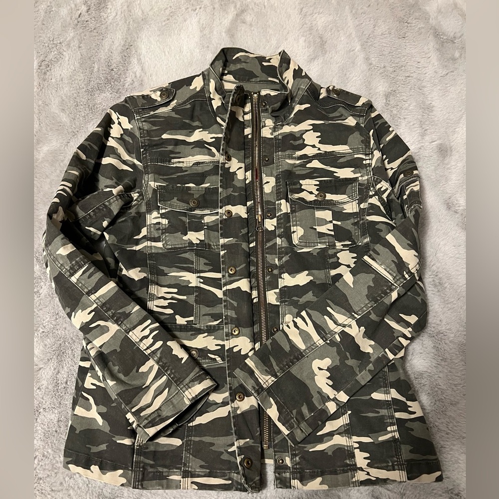Women’s camo jacket